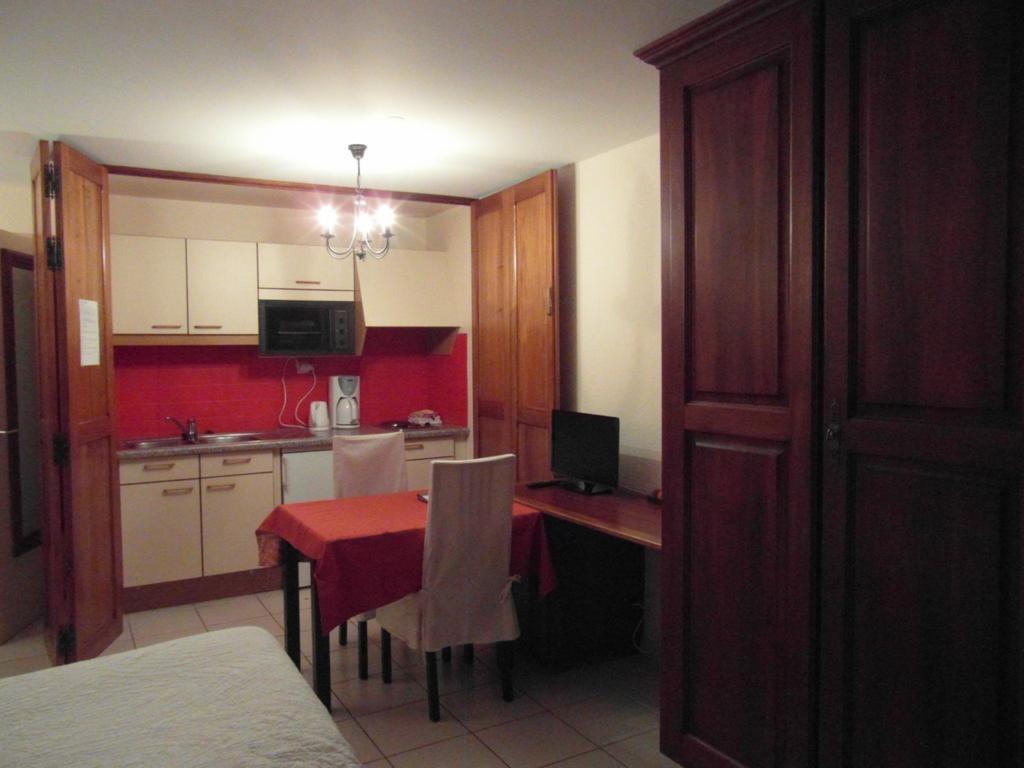 Domaine La Rabassiere Hotel Suzette Kamer foto